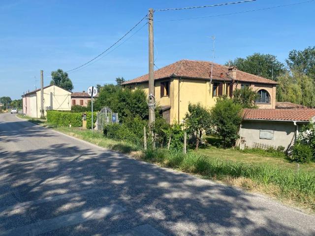 Villa Indipendente in vendita a Ferrara, Reggio Emilia