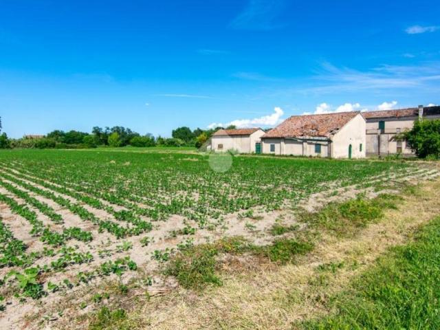 Villa Indipendente in vendita a Ferrara, Reggio Emilia