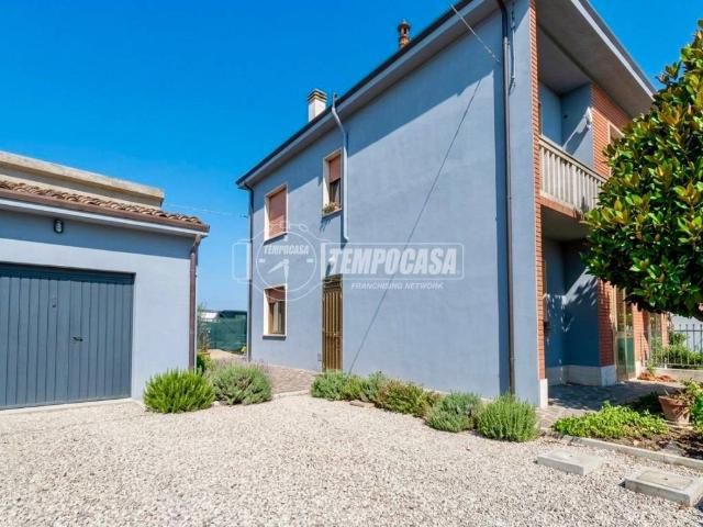Villa Indipendente in vendita a Ferrara, Reggio Emilia