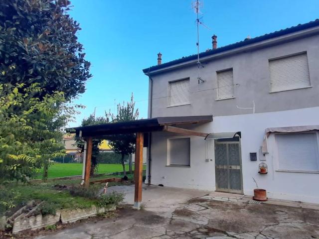 Villa Indipendente in vendita a Ferrara, Reggio Emilia