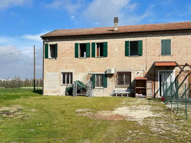 Villa Indipendente in vendita a Unione Alto Ferrarese, Ferrara