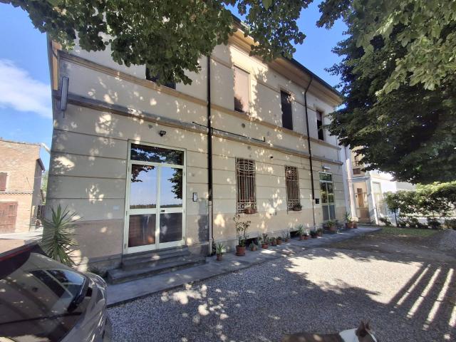 Villa Indipendente in vendita a Ferrara, Reggio Emilia
