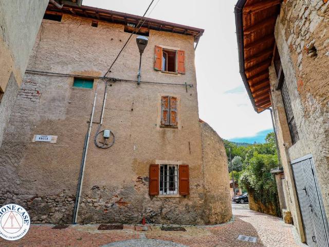 Villa Indipendente in vendita a Comunità Montana Valli del Verbano, Ferrera Di Varese