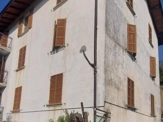 Villa Indipendente in vendita a Cerreto Rossi, Ferriere