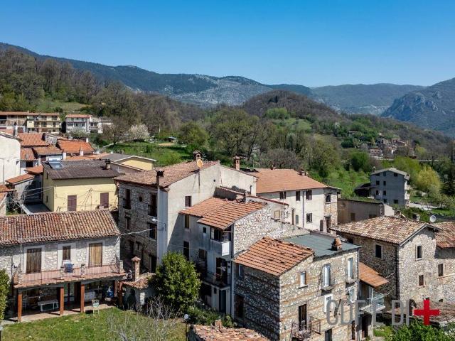 Villa Indipendente in vendita a Fiamignano, Lazio