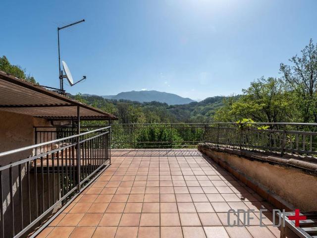 Villa Indipendente in vendita a Fiamignano, Lazio