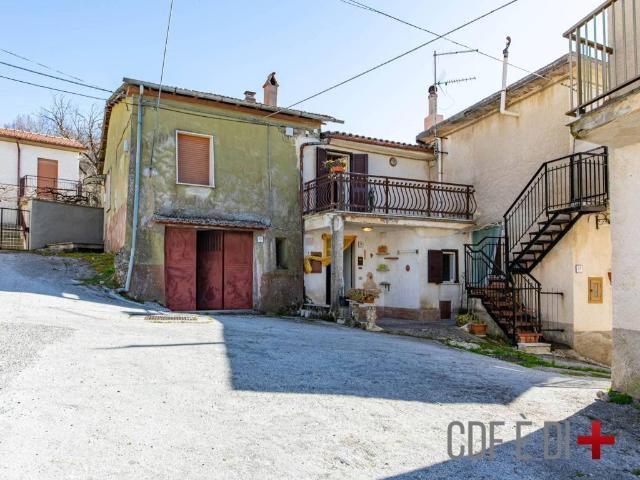 Villa Indipendente in vendita a Fiamignano, Lazio