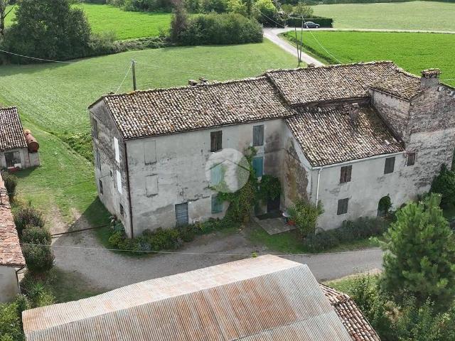 Villa Indipendente in vendita a Fidenza, Reggio Emilia
