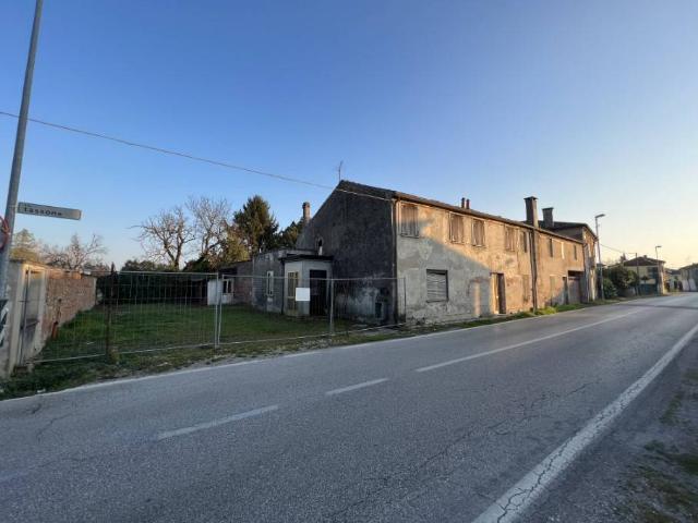 Villa Indipendente in vendita a Fiesso Umbertiano, Veneto