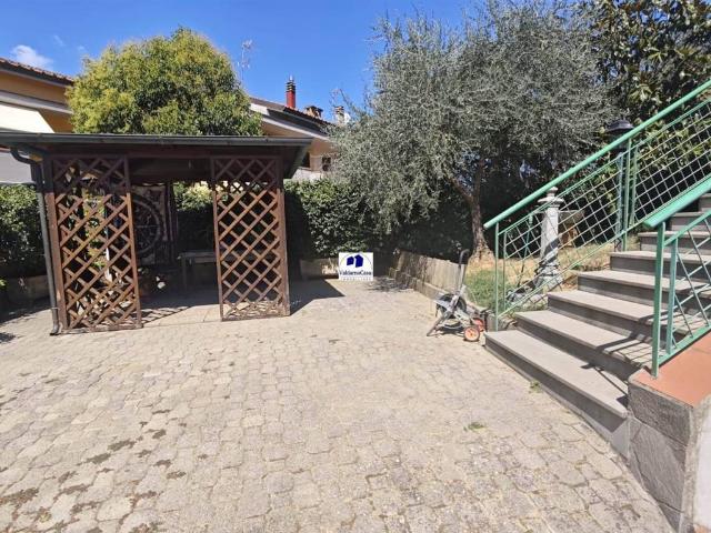 Villa Indipendente in vendita a Incisa in Val d'Arno, Firenze