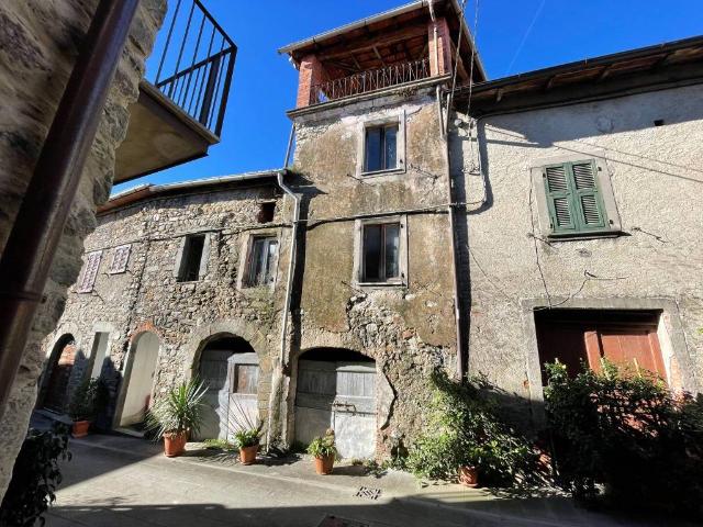 Villa Indipendente in vendita a Unione di comuni Montana Lunigiana, Filattiera