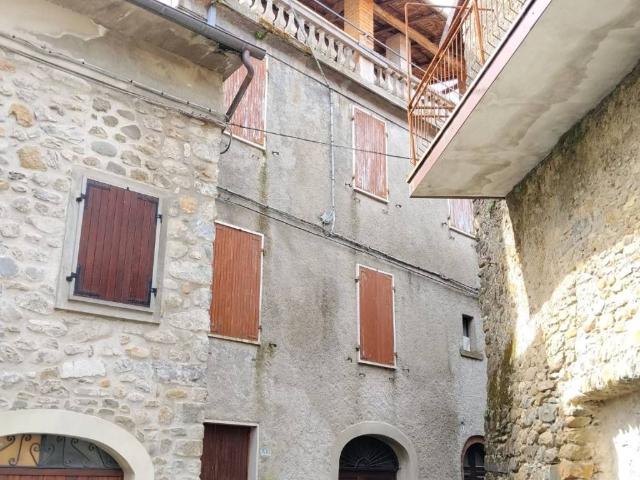 Villa Indipendente in vendita a Unione di comuni Montana Lunigiana, Filattiera