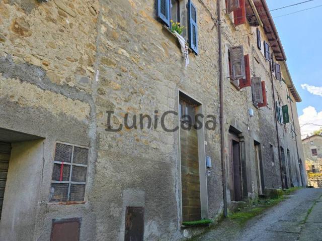Villa Indipendente in vendita a Unione di comuni Montana Lunigiana, Filattiera