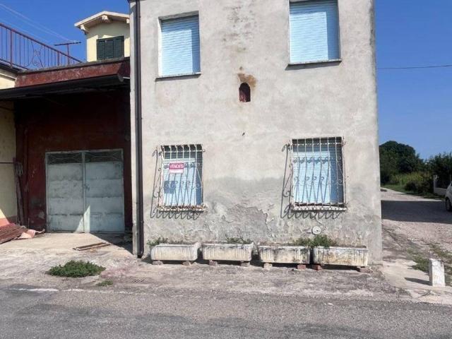 Villa Indipendente in vendita a Unione Comuni Modenesi Area Nord, Finale Emilia