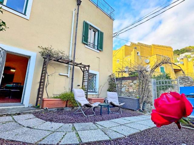 Villa Indipendente in vendita a Olle Superiore, Finale Ligure