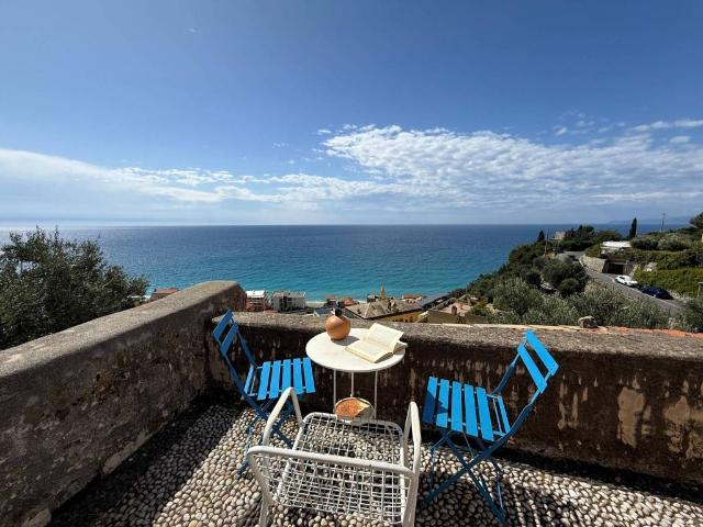 Villa Schiera in vendita a Finale Ligure, Liguria