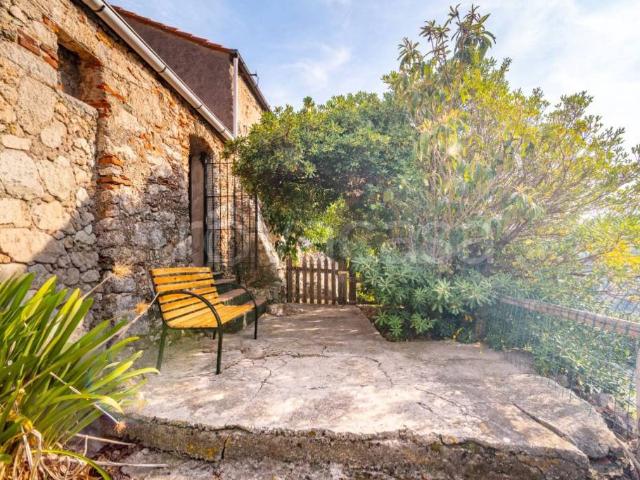 Villa Indipendente in vendita a Gorra, Finale Ligure