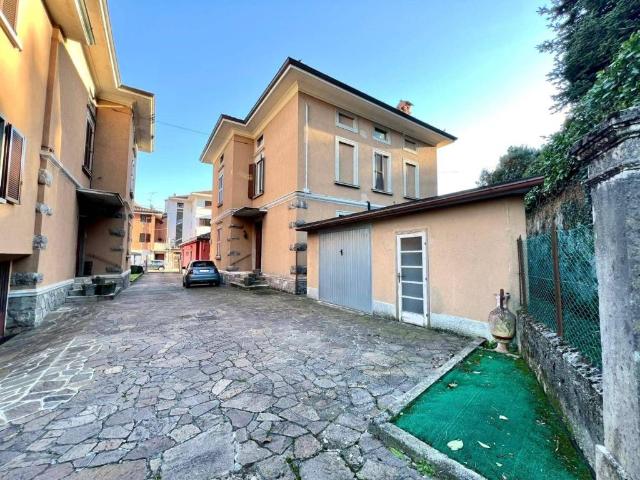 Villa Indipendente in vendita a San Fermo, Fiorano Al Serio