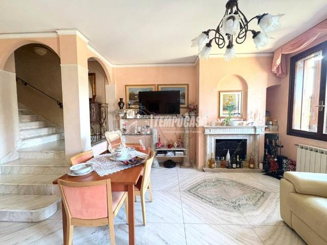Villa Indipendente in vendita a Unione dei comuni del Distretto Ceramico, Fiorano Modenese