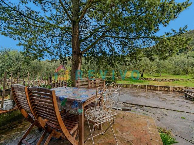 Villa Indipendente in vendita a Serpiolle, Firenze