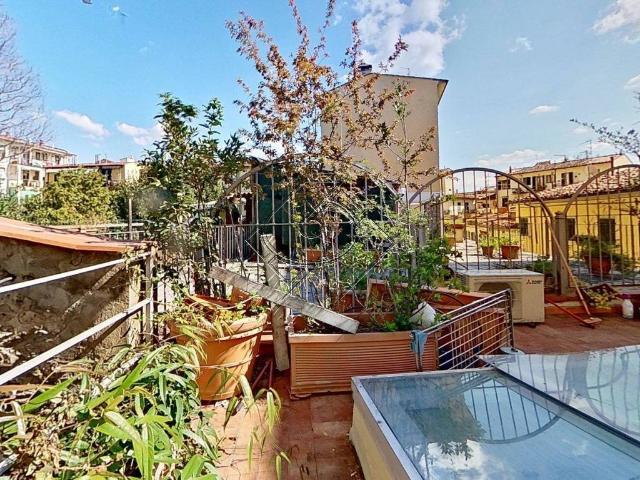 Villa Indipendente in vendita a Quartiere 2, Firenze