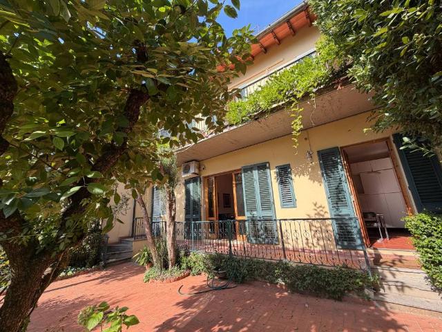 Villa Indipendente in vendita a Baronta, Firenze