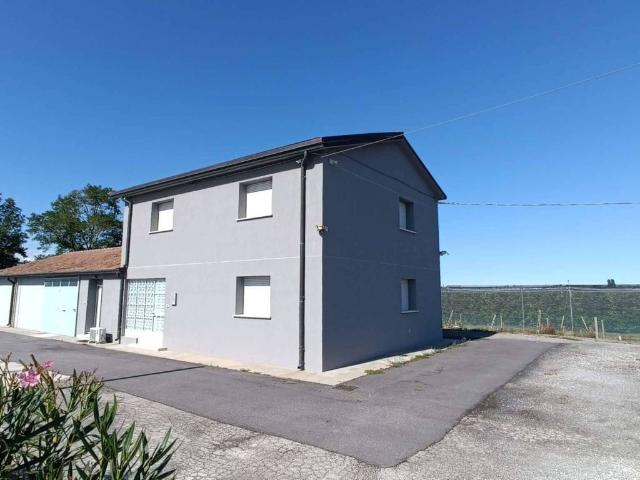 Villa Indipendente in vendita a Unione Delta del Po, Migliaro
