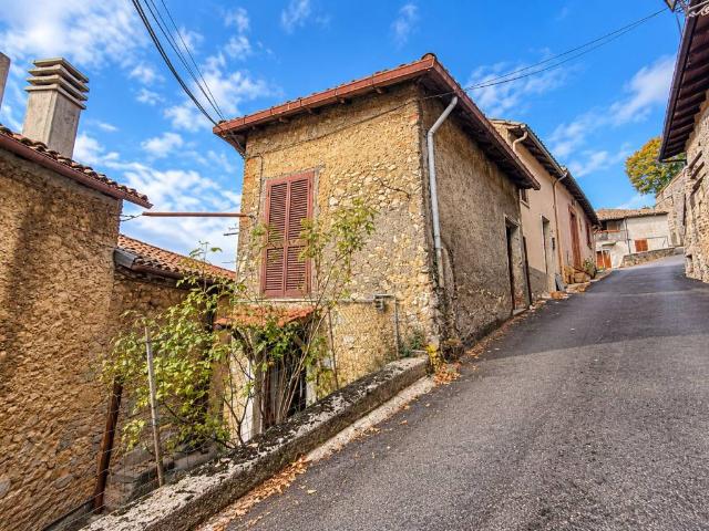 Villa Indipendente in vendita a Fiuggi, Frosinone