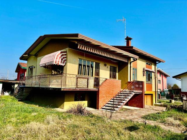 Villa Indipendente in vendita a Fiume Veneto, Friuli-Venezia Giulia