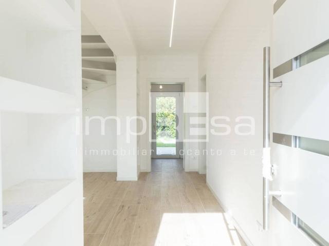 Villa Indipendente in vendita a Fiume Veneto, Friuli-Venezia Giulia