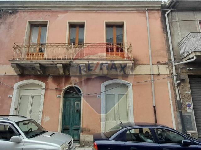 Villa Indipendente in vendita a Fiumefreddo Di Sicilia, Sicilia