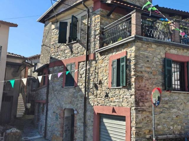 Villa Indipendente in vendita a Unione di comuni Montana Lunigiana, Fivizzano