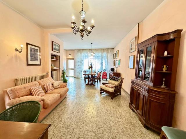 Villa Indipendente in vendita a Flero, Lombardia