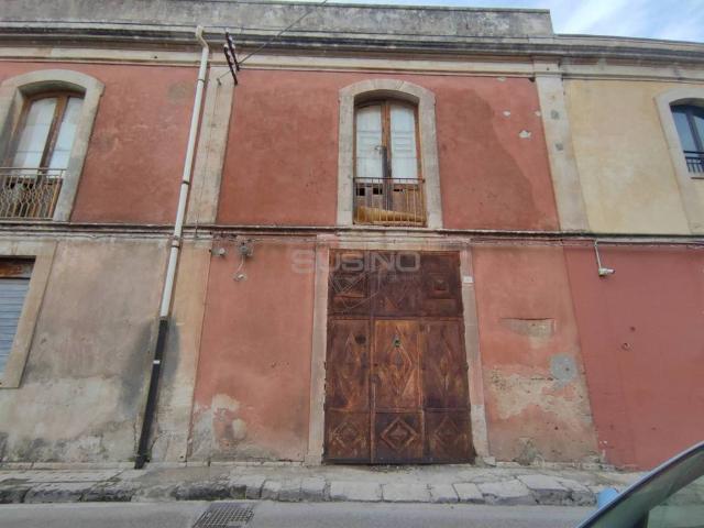 Villa Indipendente in vendita a Floridia, Sicilia