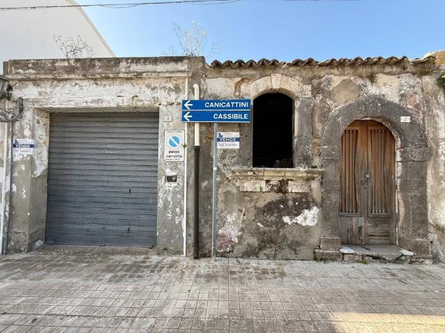 Villa Indipendente in vendita a Santuzzo, Floridia
