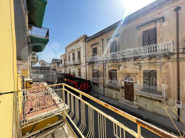 Villa Indipendente in vendita a Floridia, Sicilia