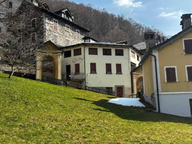 Villa Indipendente in vendita a Piemonte, Vercelli