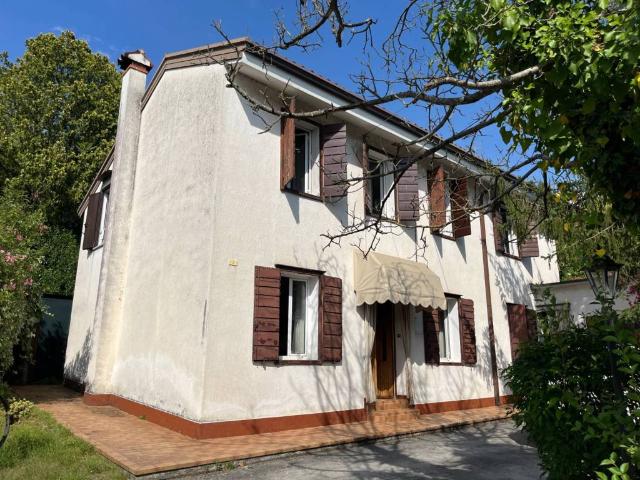 Villa Indipendente in vendita a Fogliano, Fogliano Redipuglia