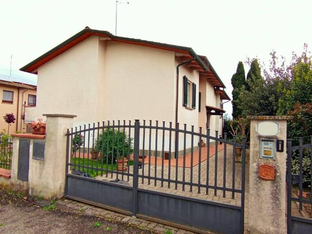 Villa Indipendente in vendita a Foiano Della Chiana, Toscana