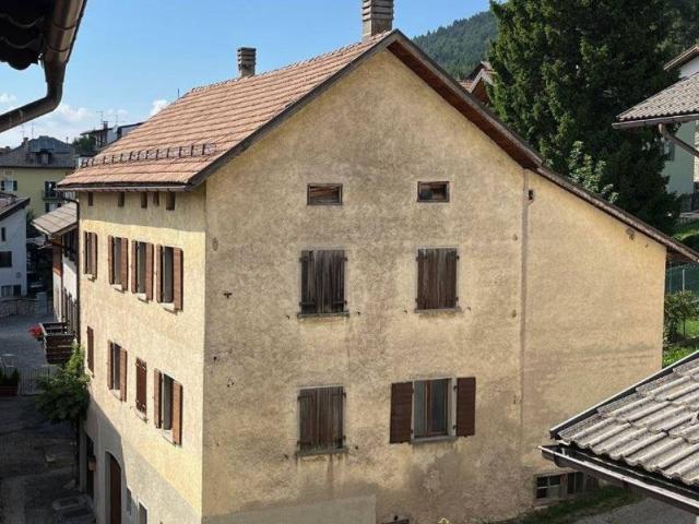 Villa Indipendente in vendita a Magnifica Comunità degli Altipiani Cimbri, Folgaria