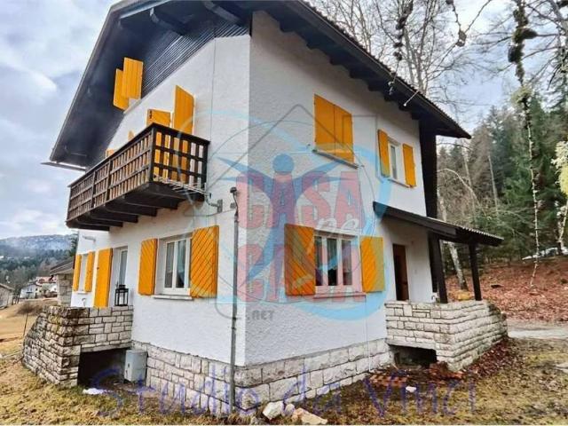 Villa Indipendente in vendita a Magnifica Comunità degli Altipiani Cimbri, Folgaria