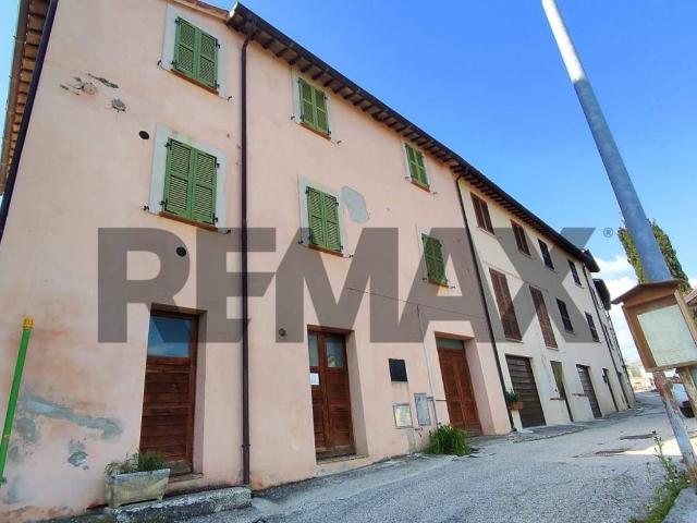 Villa Indipendente in vendita a Fosse, Foligno