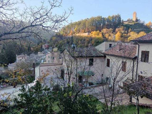 Villa Indipendente in vendita a Foligno, Umbria