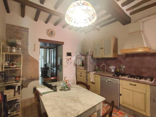Villa Indipendente in vendita a Foligno, Umbria