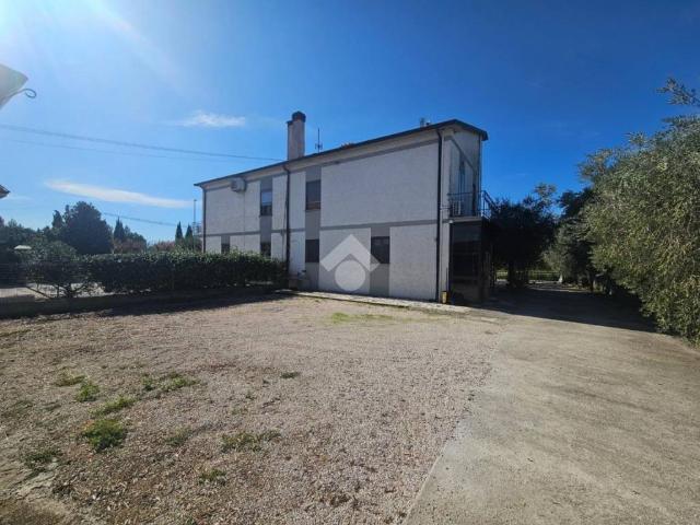 Villa Indipendente in vendita a Budino, Foligno