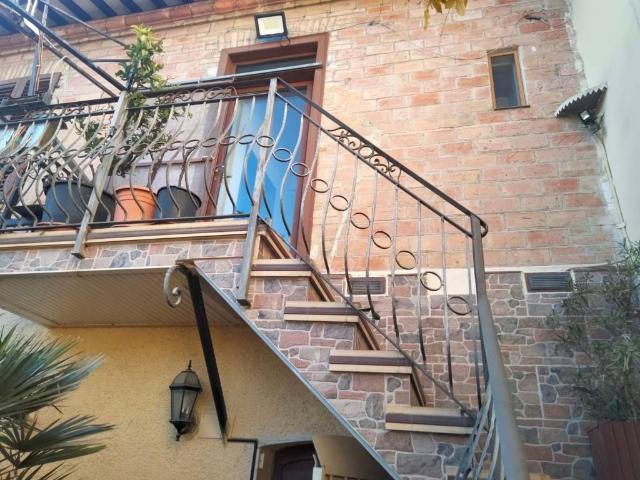Villa Indipendente in vendita a Foligno, Umbria