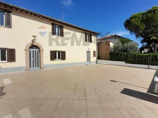 Villa Indipendente in vendita a San Giovanni Profiamma, Foligno