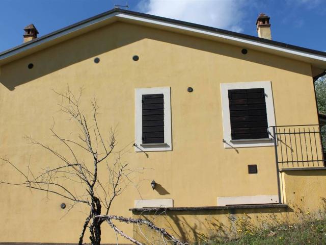 Villa Indipendente in vendita a Fosse, Foligno