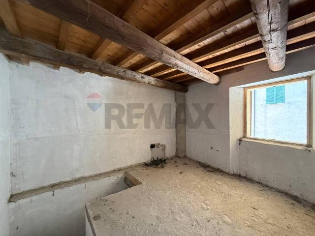 Villa Indipendente in vendita a Foligno, Umbria