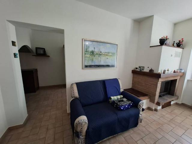 Villa Indipendente in vendita a Foligno, Umbria